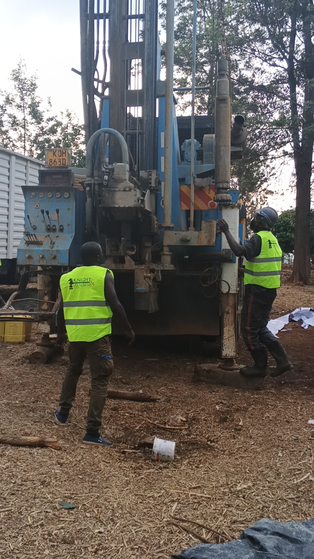 Setting Up Drilling Rig setting up drilling rig